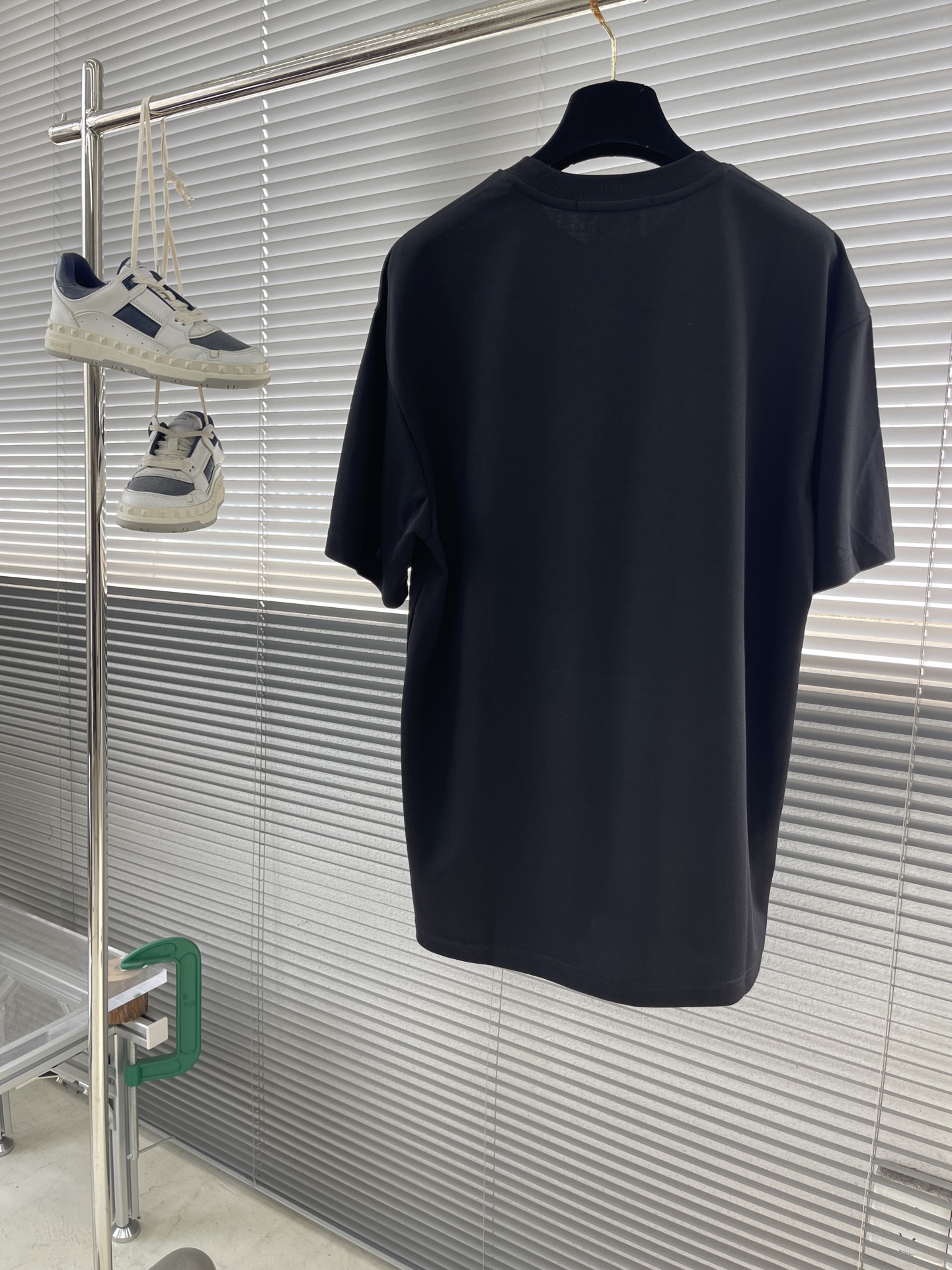 Louis Vuitton 25SS Early Spring Color Block Embroidered 1V Letter T-Shirt 8 i1745832038363 9467 0 7