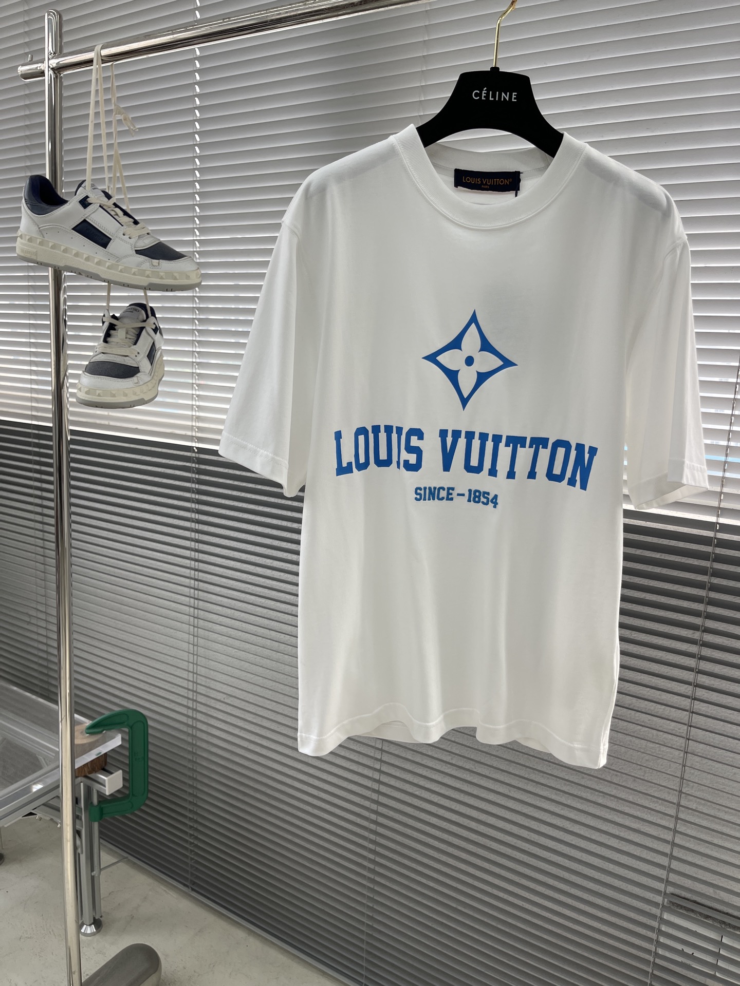 Louis Vuitton Men's 2025 Spring/Summer White Cotton Graphic Logo T-Shirt