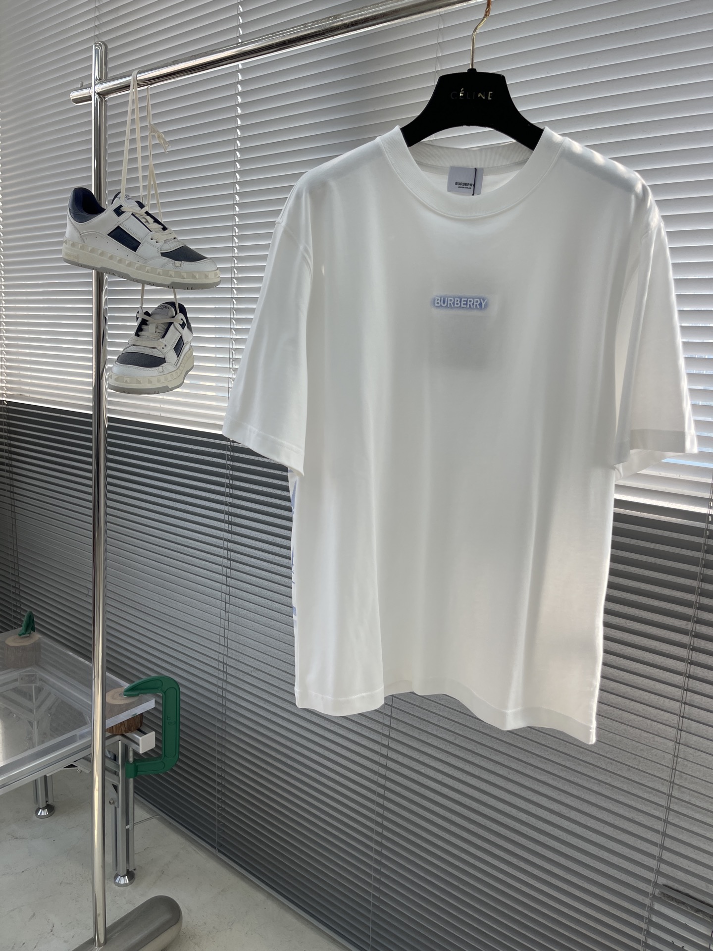 Burberry 2025 Spring/Summer White Crewneck T-Shirt with Logo 1 i1745832474490 8407 0 5