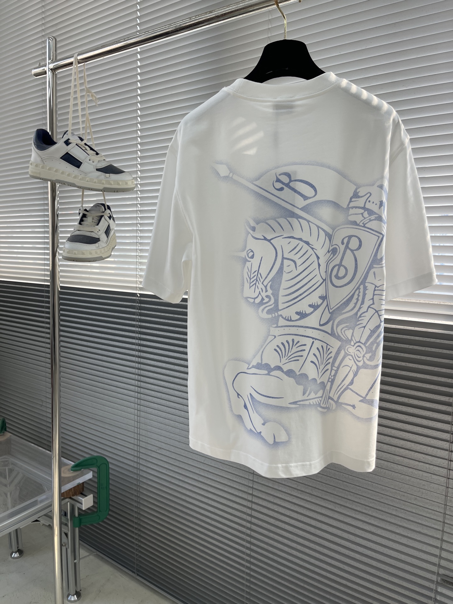 Burberry 2025 Spring/Summer White Crewneck T-Shirt with Logo 8 i1745832474498 7748 0 7