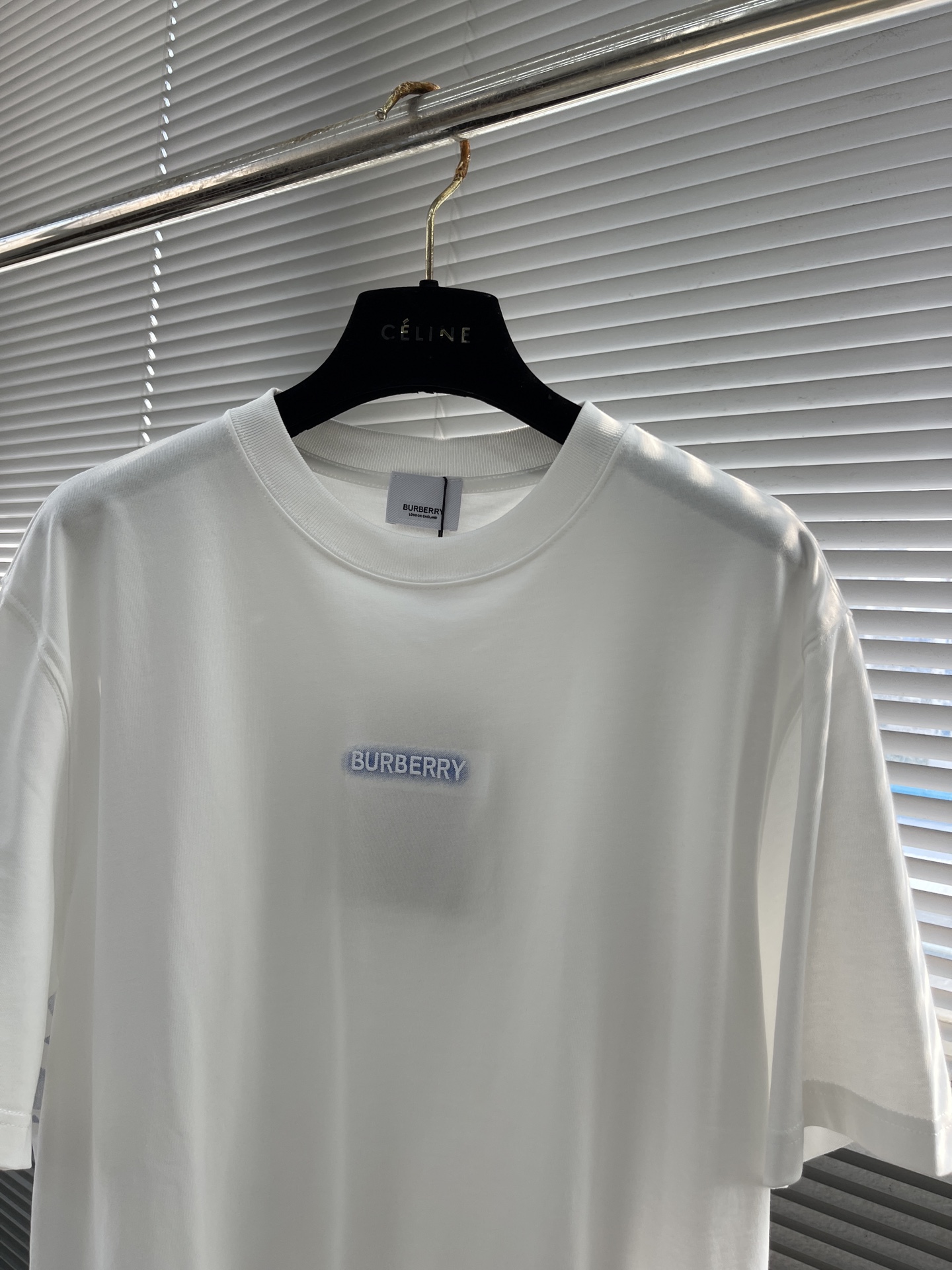 Burberry 2025 Spring/Summer White Crewneck T-Shirt with Logo 2 i1745832474512 231 0 6