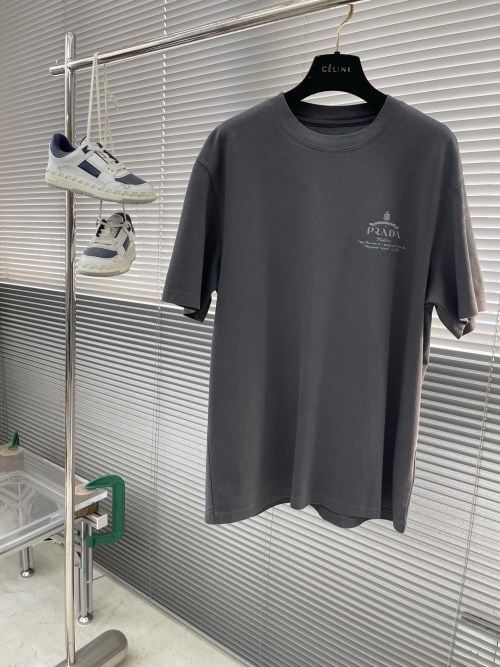 Prada 2025 Spring/Summer Collection Round Neck Short Sleeve T-Shirt 1 Prada 2025 Spring/Summer Collection Round Neck Short Sleeve T-Shirt