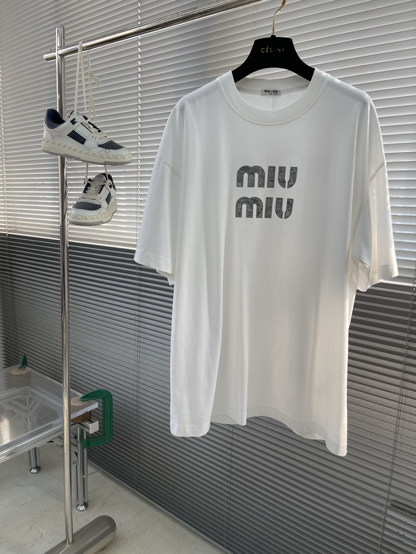 Miu Miu 2025 Letter Logo T-Shirt: Stylish, Comfortable, and Breathable Cotton Tee 1 i1745833704379 2418 0 5