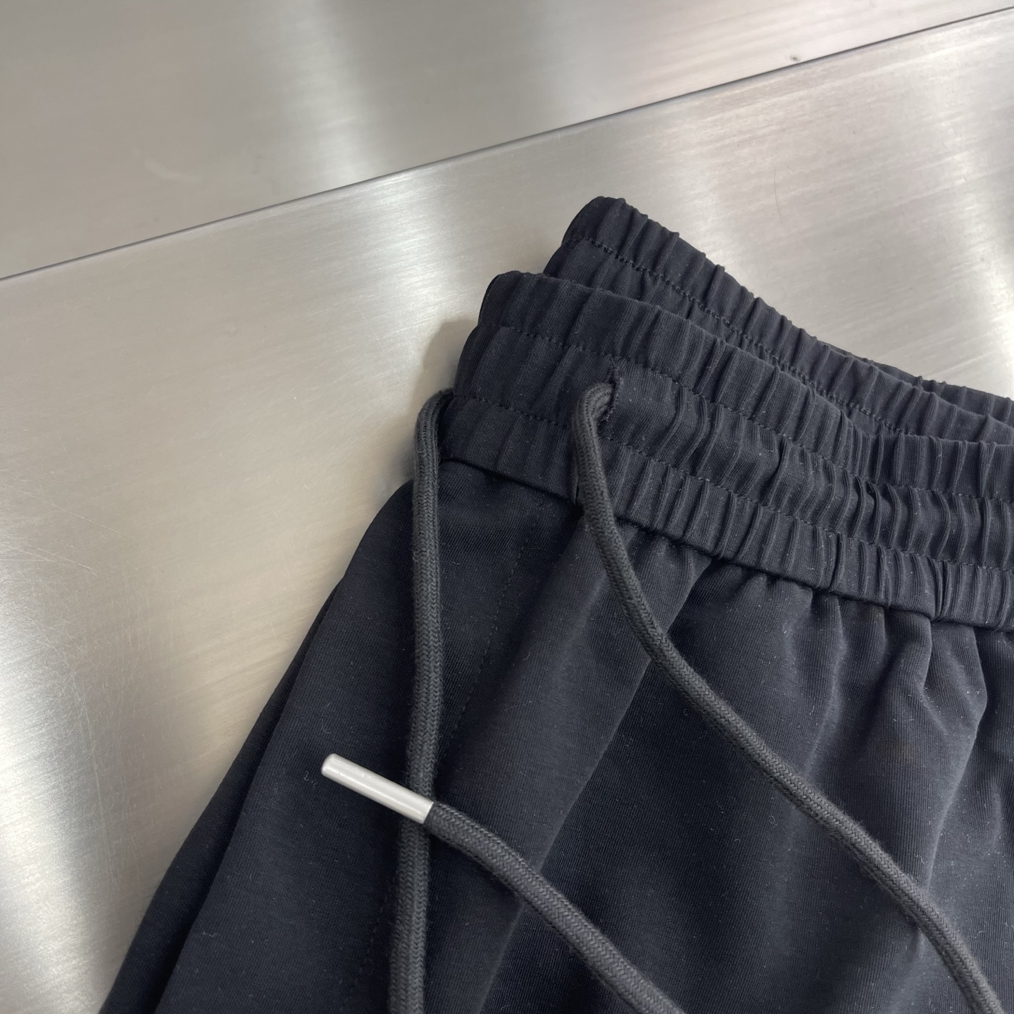 Lululemon Men's Loungeful Straight-Leg Relaxed-Fit Training Pants with Pockets 3 i1745922630363 2910 0 0