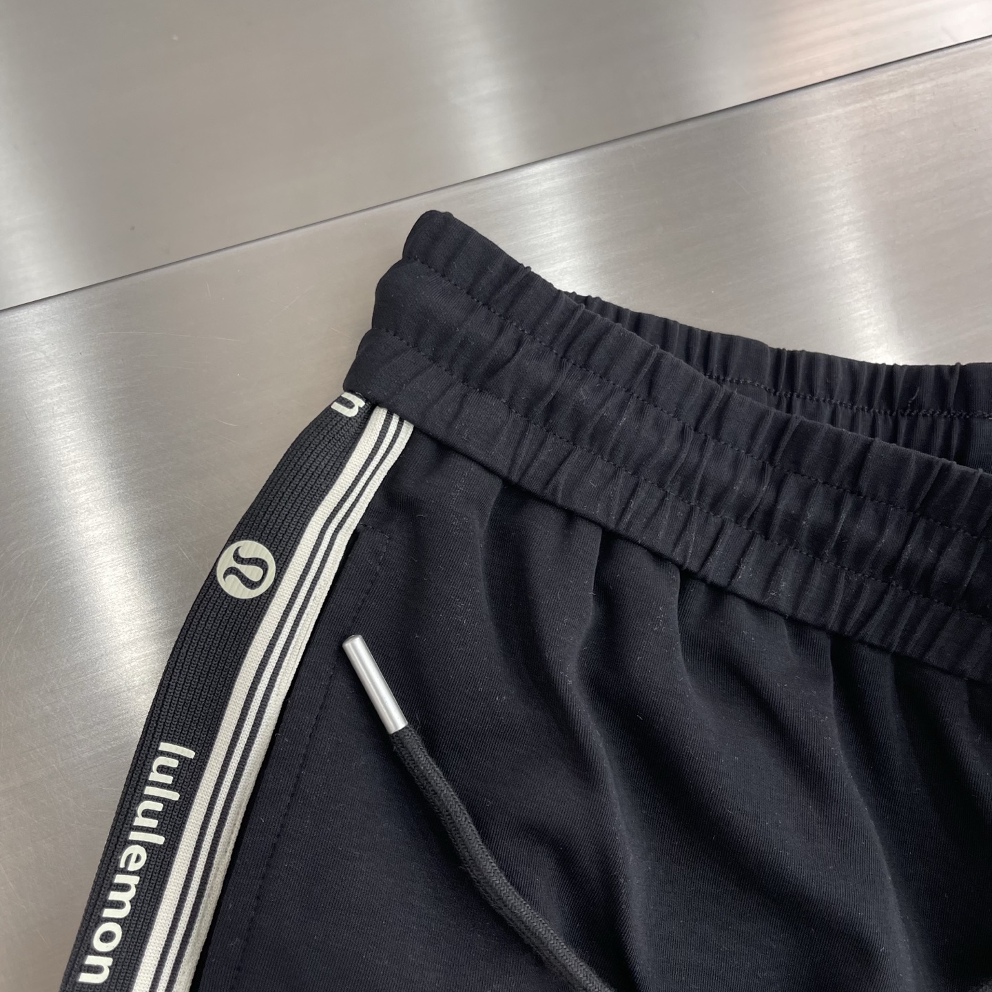 Lululemon Men's Loungeful Straight-Leg Relaxed-Fit Training Pants with Pockets 4 i1745922630516 7968 0 1