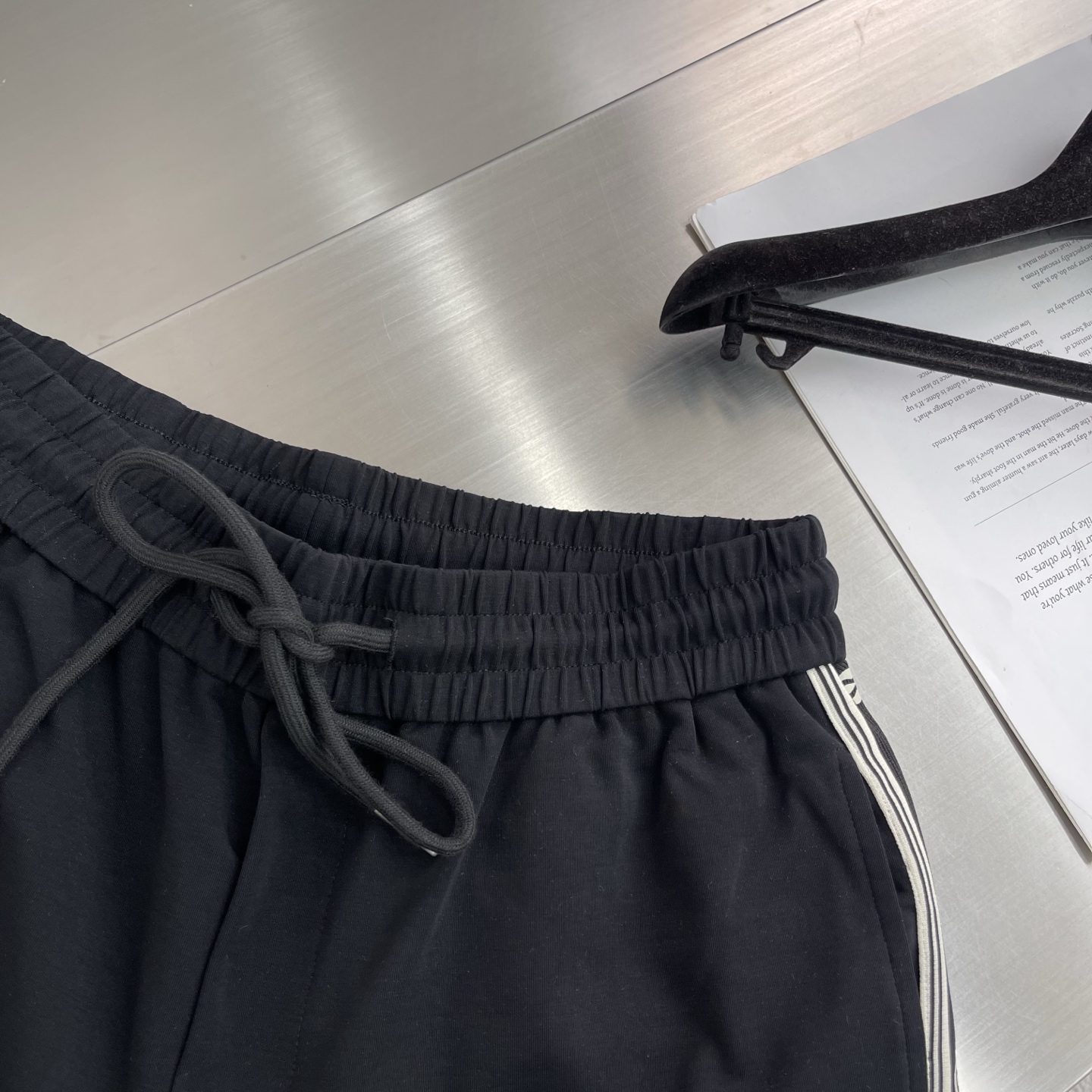 Lululemon Men's Loungeful Straight-Leg Relaxed-Fit Training Pants with Pockets 5 i1745922631640 2631 0 2
