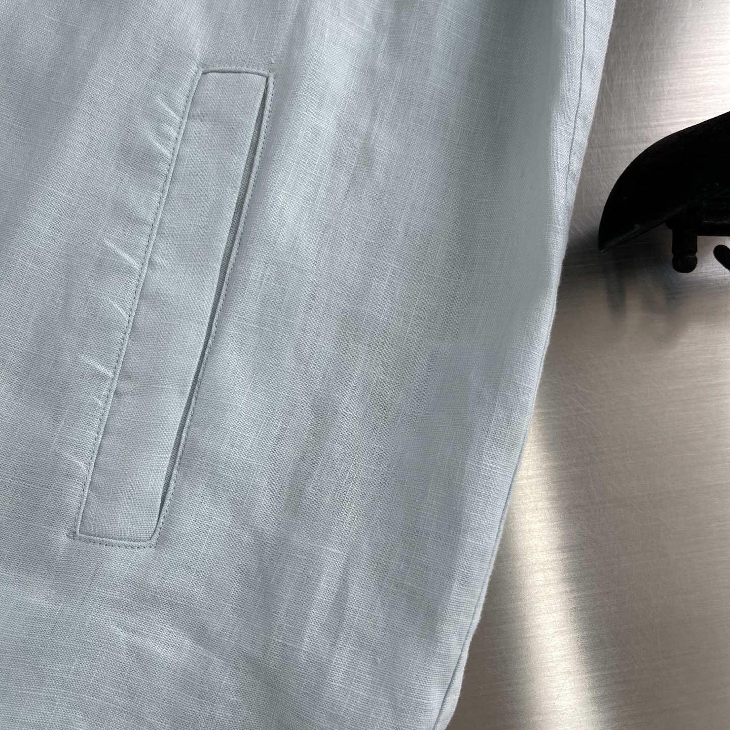 Kiton Linen Hooded Shirt with Red Button Detail - Breathable and Stylish 6 i1745924080381 5146 0 3