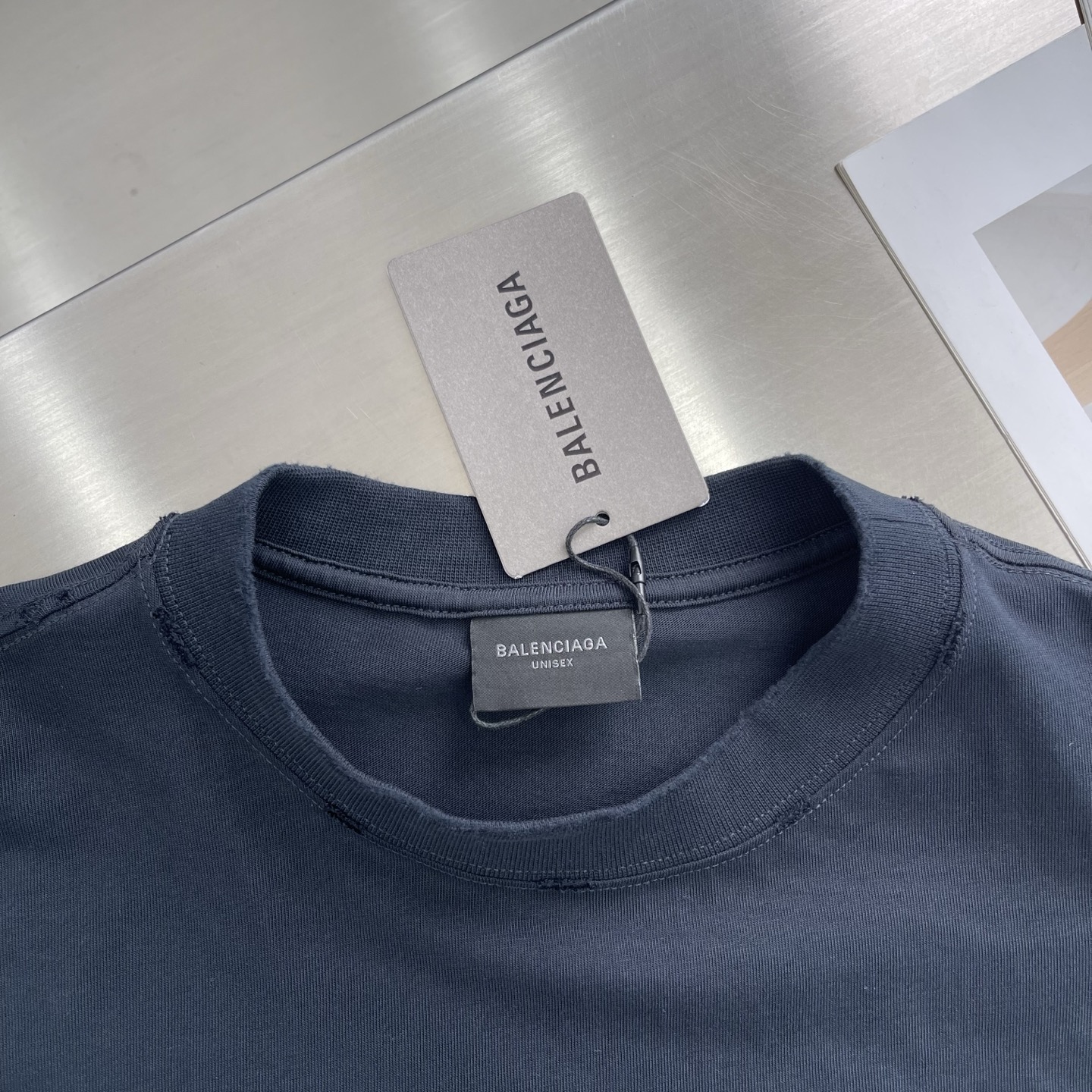 Balenciaga 25SS Kardashian Portrait Tee - Premium 200G Fabric, Distressed Finish 3 i1745924384380 7340 0 0
