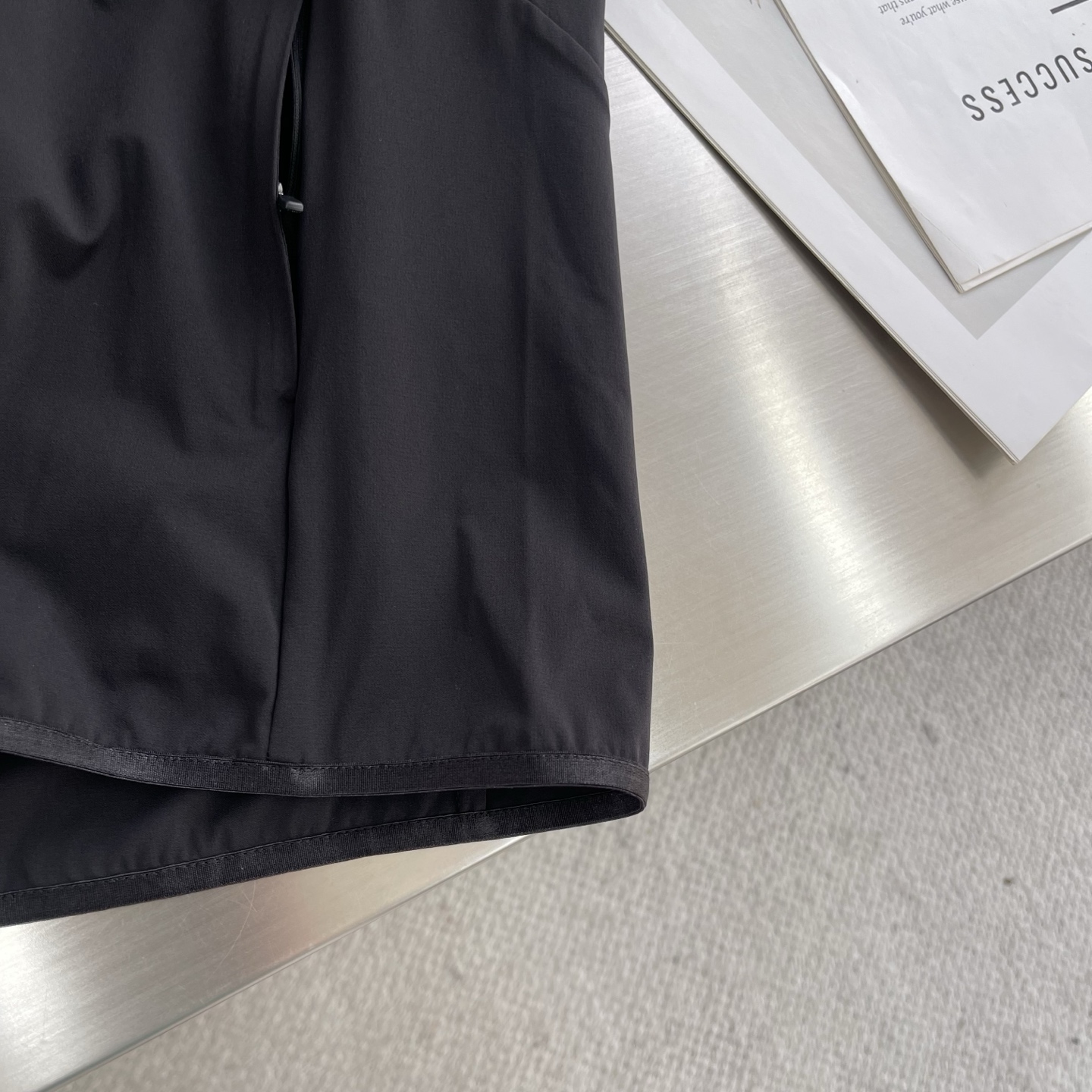 Men's Silk Blend Hooded Windbreaker Jacket - Lightweight & Breathable 7 i1745924515832 8929 0 4