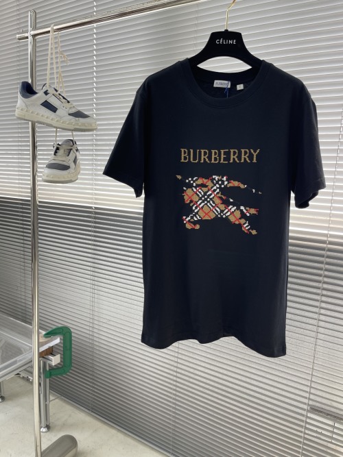 Burberry Men's Black Cotton T-Shirt with Equestrian Knight Design 1 Burberry Men's Black Cotton T-Shirt with Equestrian Knight Design