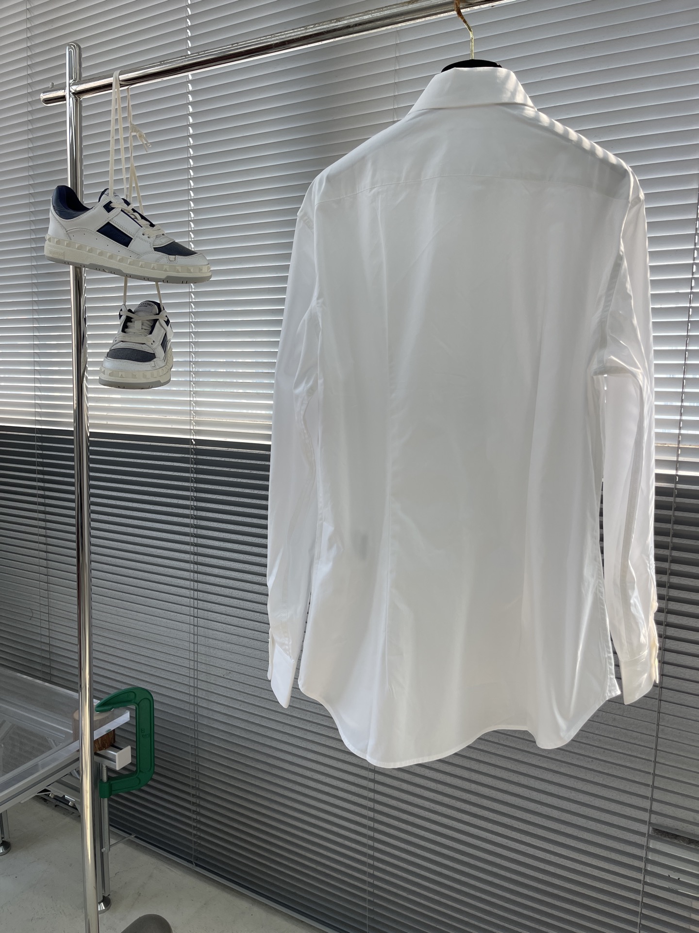 Prada Men's White Slim-Fit Logo Shirt - Lightweight & Breathable 8 i1745926413069 2722 0 7