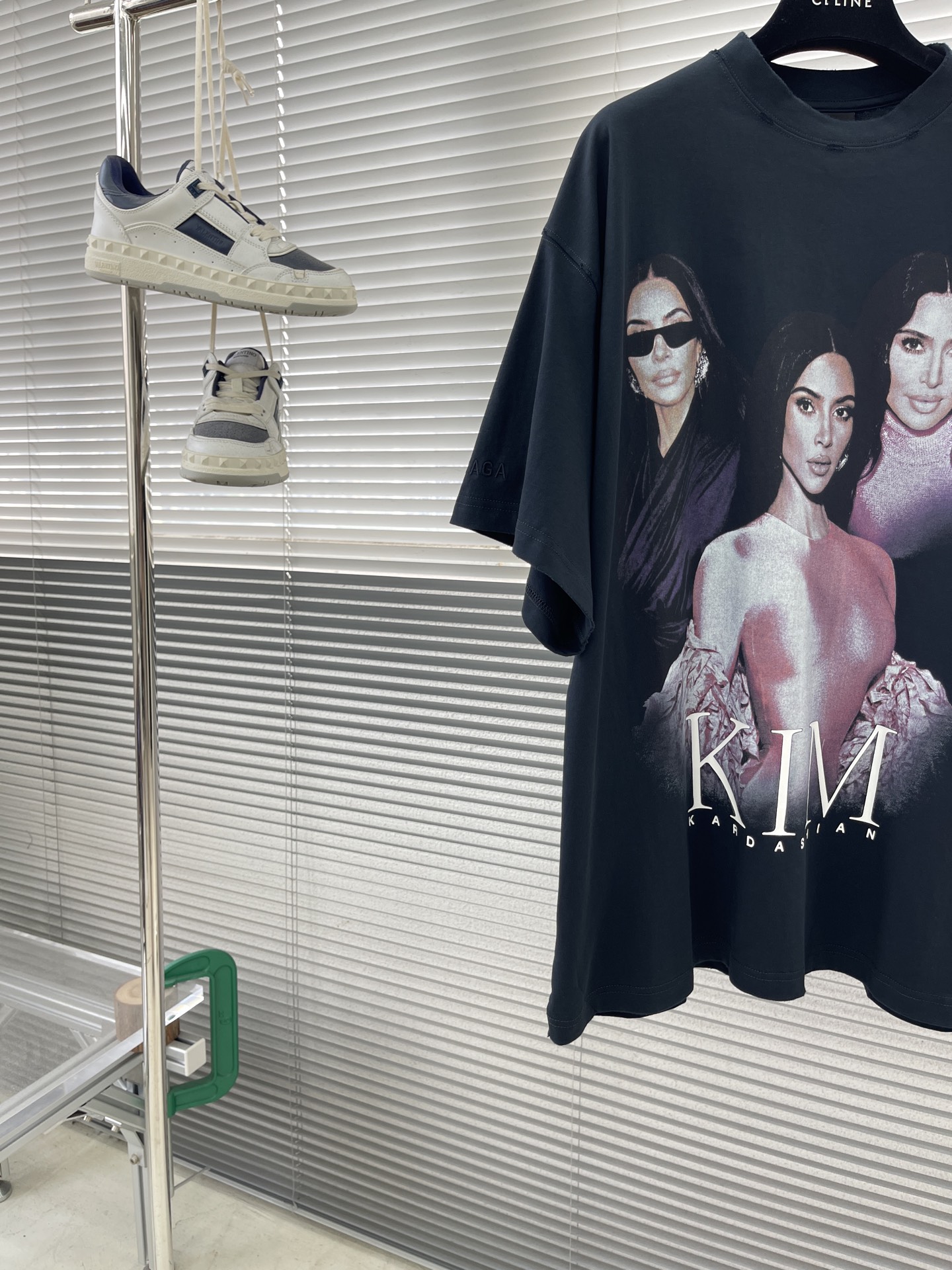 Balenciaga 25SS Kardashian Portrait Tee - Premium 200G Fabric, Distressed Finish 2 i1745926872121 9681 0 6
