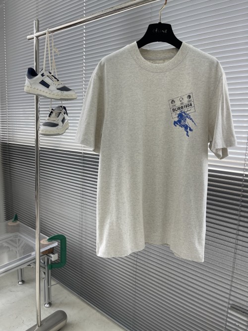 Burberry 2025 Spring/Summer Crew Neck T-Shirt with Distressed Print 1 Burberry 2025 Spring/Summer Crew Neck T-Shirt with Distressed Print