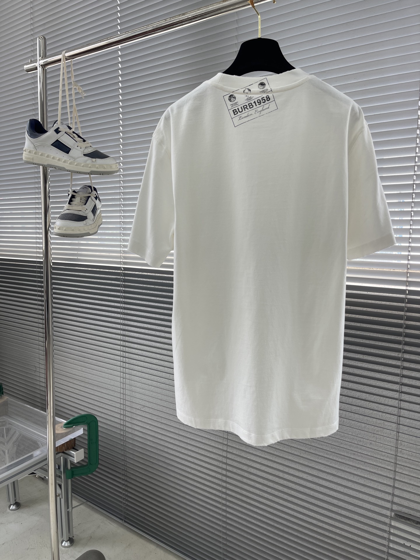 Burberry 2025 Spring/Summer White Cotton Graphic T-Shirt, Relaxed Fit 9 i1745928107919 9856 0 8