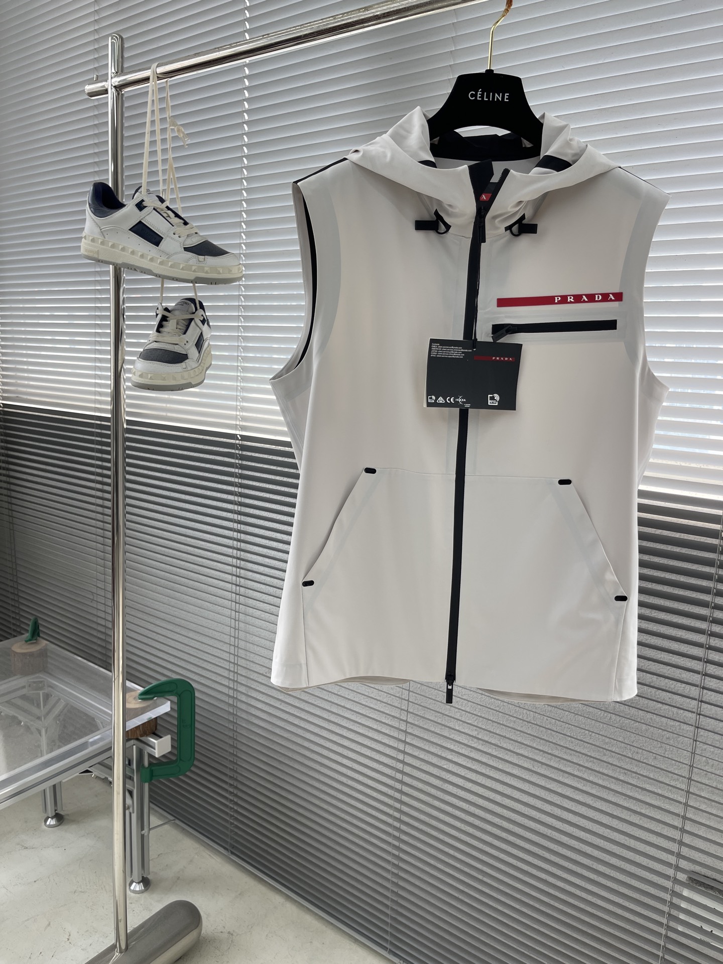 Prada Linea Rossa Vest: Fashion and Sport Fusion. Functional Design 1 i1746006104833 4230 0 5