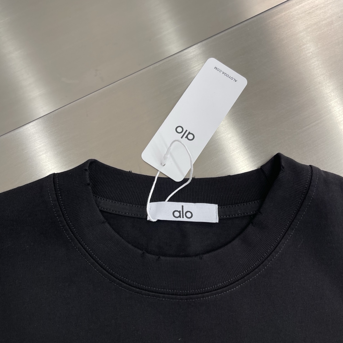 ALO Men's 100% Cotton Graphic Print Crewneck T-Shirt - Relaxed Fit 3 i1746268315183 910 0 0
