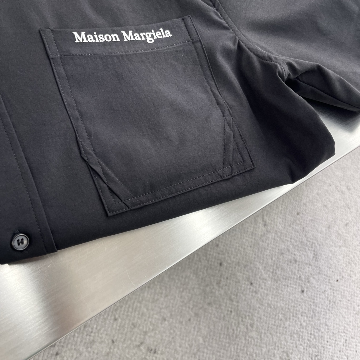 Maison Margiela 25SS Short Sleeve Button Down Shirt with Striped Details 4 i1746268377623 4960 0 1