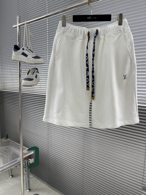 Louis Vuitton 25SS Bermuda Cotton Shorts with Logo Drawstring - Unisex 1 Louis Vuitton 25SS Bermuda Cotton Shorts with Logo Drawstring - Unisex