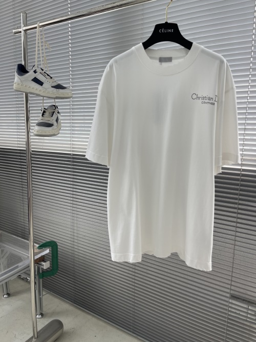 Dior 2025 Spring/Summer Distressed Studded Logo Short Sleeve T-Shirt 1 Dior 2025 Spring/Summer Distressed Studded Logo Short Sleeve T-Shirt