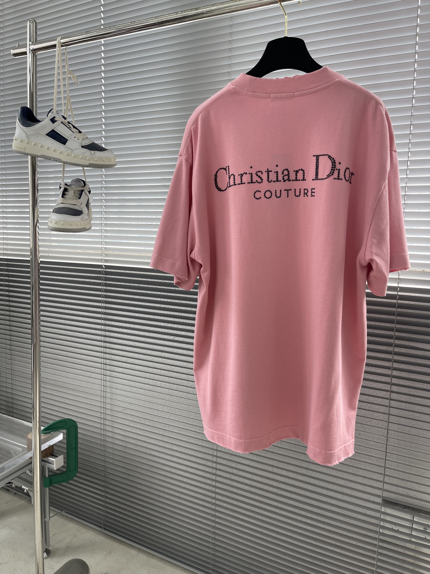 Dior 2025 Spring/Summer Pink Distressed Logo T-Shirt - Unisex Fashion 2 i1746270556289 7365 0 7