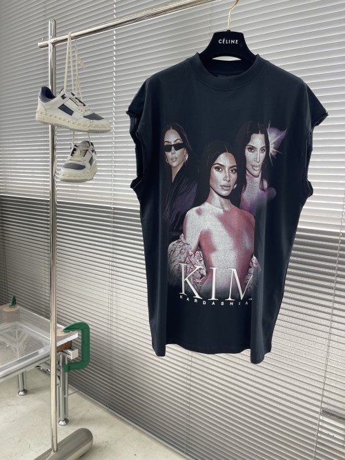 Balenciaga 25SS Kim Kardashian Portrait Tee - Premium Cotton, Distressed 1 Balenciaga 25SS Kim Kardashian Portrait Tee - Premium Cotton, Distressed