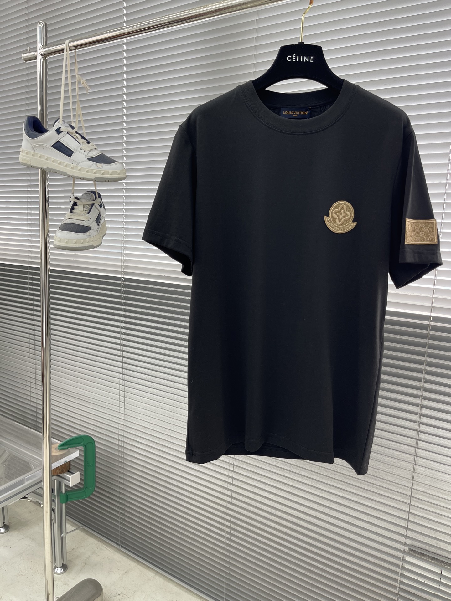 Louis Vuitton 2025SS Logo Tee - Premium Cotton, Comfortable & Stylish 1 i1746354108581 2337 0 5