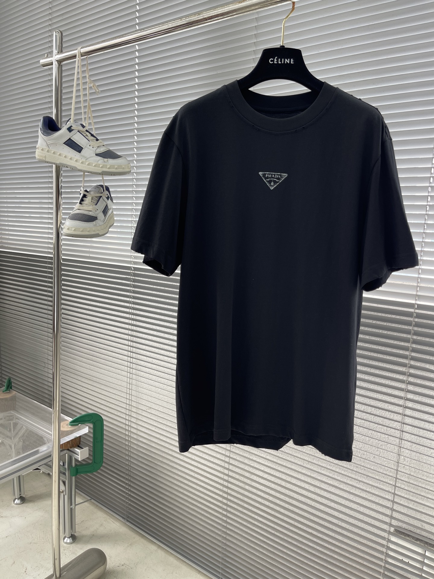 Prada 2025 Early Spring Series Round Neck T-Shirt in Black 1 i1746354663652 6883 0 6