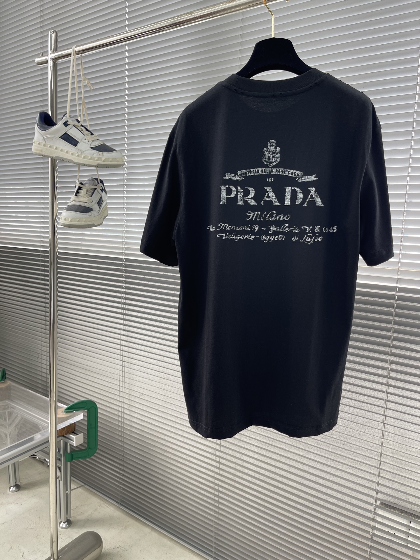 Prada 2025 Early Spring Series Round Neck T-Shirt in Black 9 i1746354667622 8076 0 8