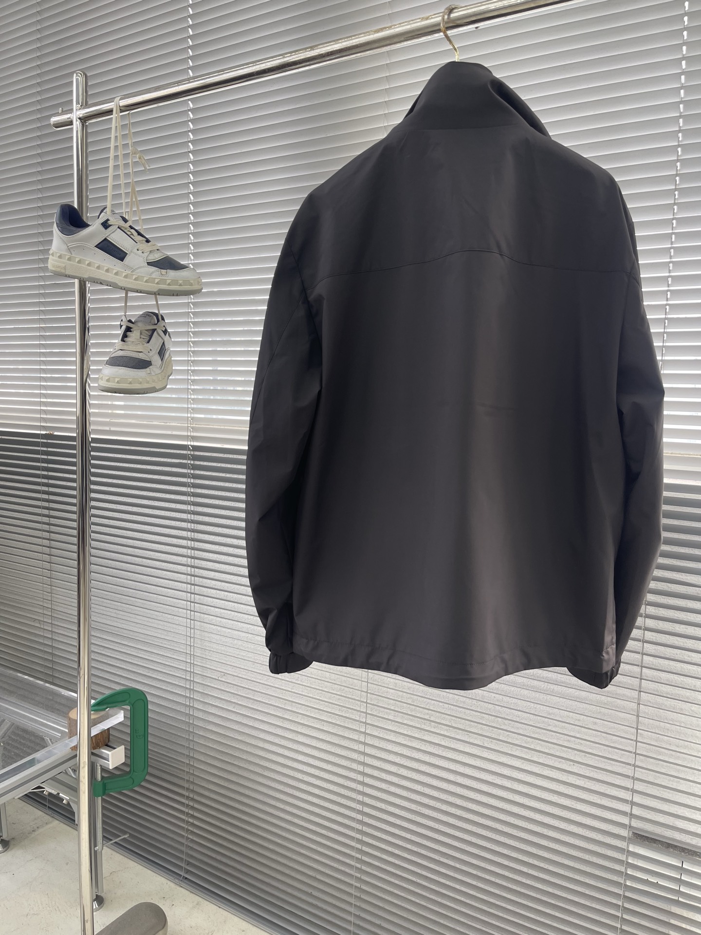 -PRAD 2025秋冬新款男士夹克外套，时尚休闲高端版本！专柜定制面料 透气舒适度高，细节无可挑剔，品