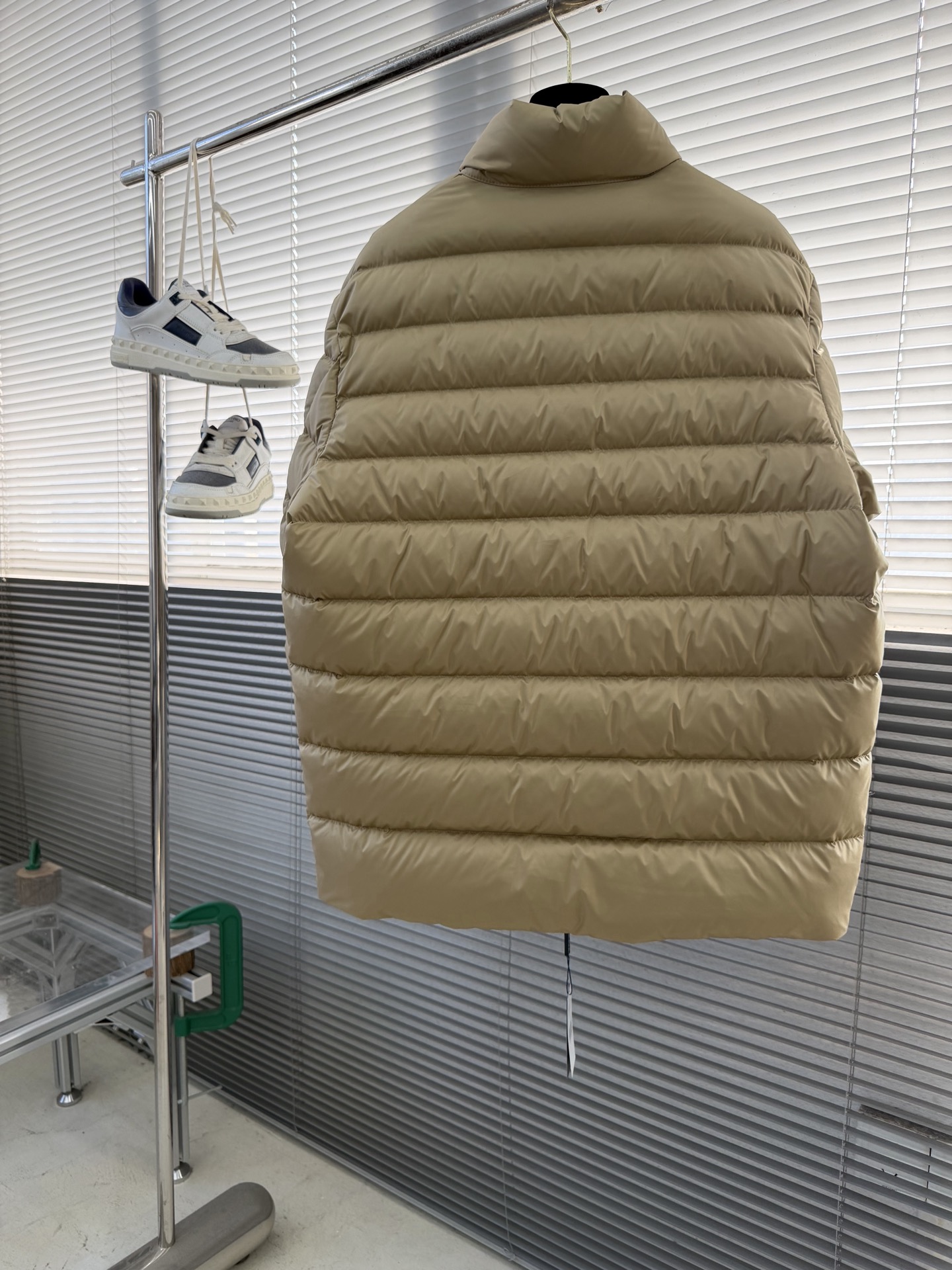 -Ralp🆕h Lauren 拉夫劳伦 轻便立领羽绒外套尼龙面料具有良好的防风防水性能，能有效阻挡外界风