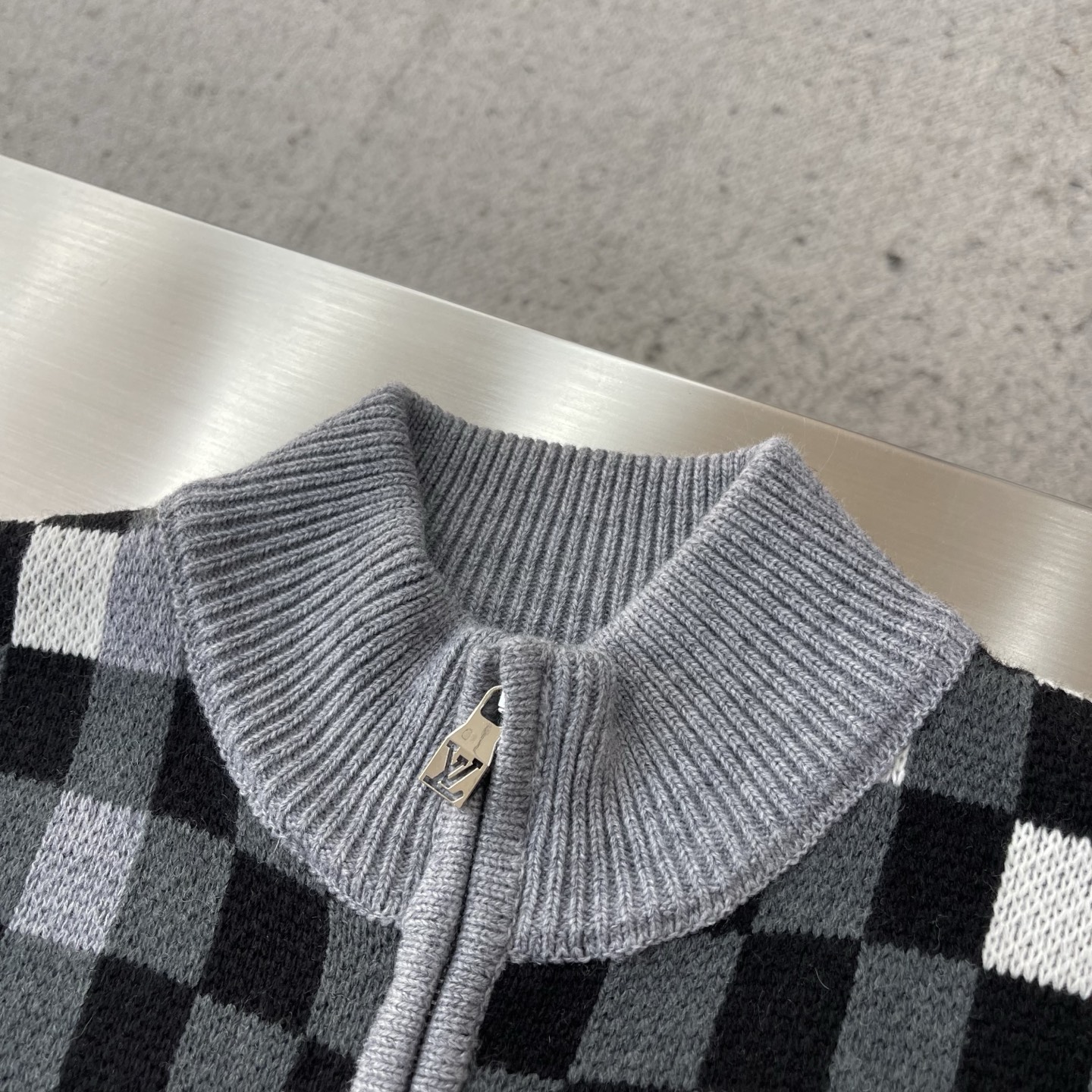 -驴牌 2025fw秋冬新款男女同款高克重针织开衫，配色标识条纹工艺设计！钩织标识条纹修饰，设计经典配色