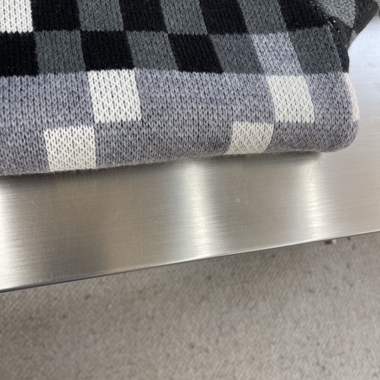 -驴牌 2025fw秋冬新款男女同款高克重针织开衫，配色标识条纹工艺设计！钩织标识条纹修饰，设计经典配色