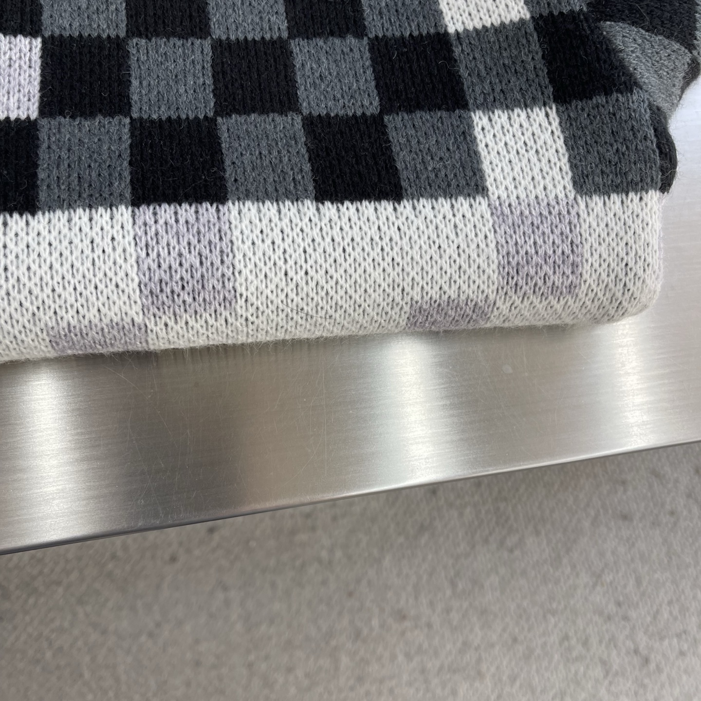 -驴牌 2025fw秋冬新款男女同款高克重针织开衫，配色标识条纹工艺设计！钩织标识条纹修饰，设计经典配色