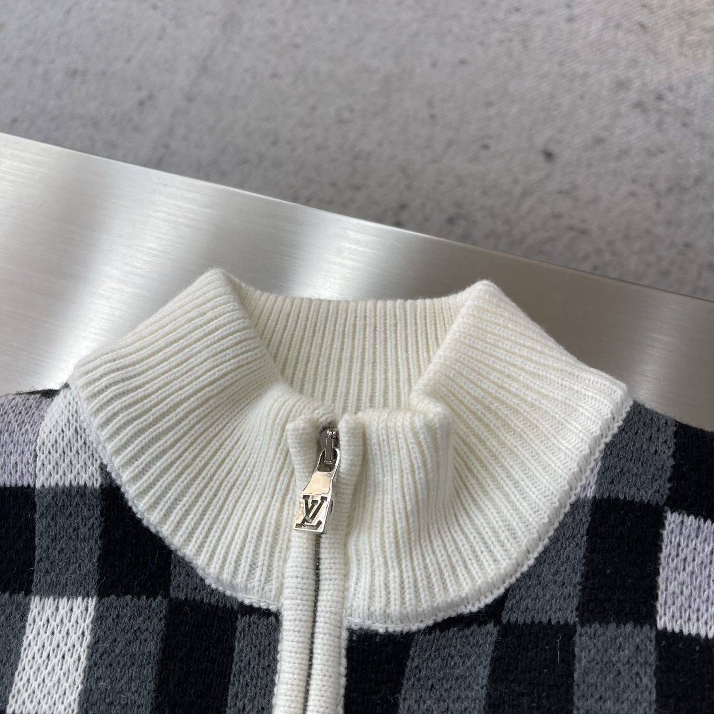 -驴牌 2025fw秋冬新款男女同款高克重针织开衫，配色标识条纹工艺设计！钩织标识条纹修饰，设计经典配色