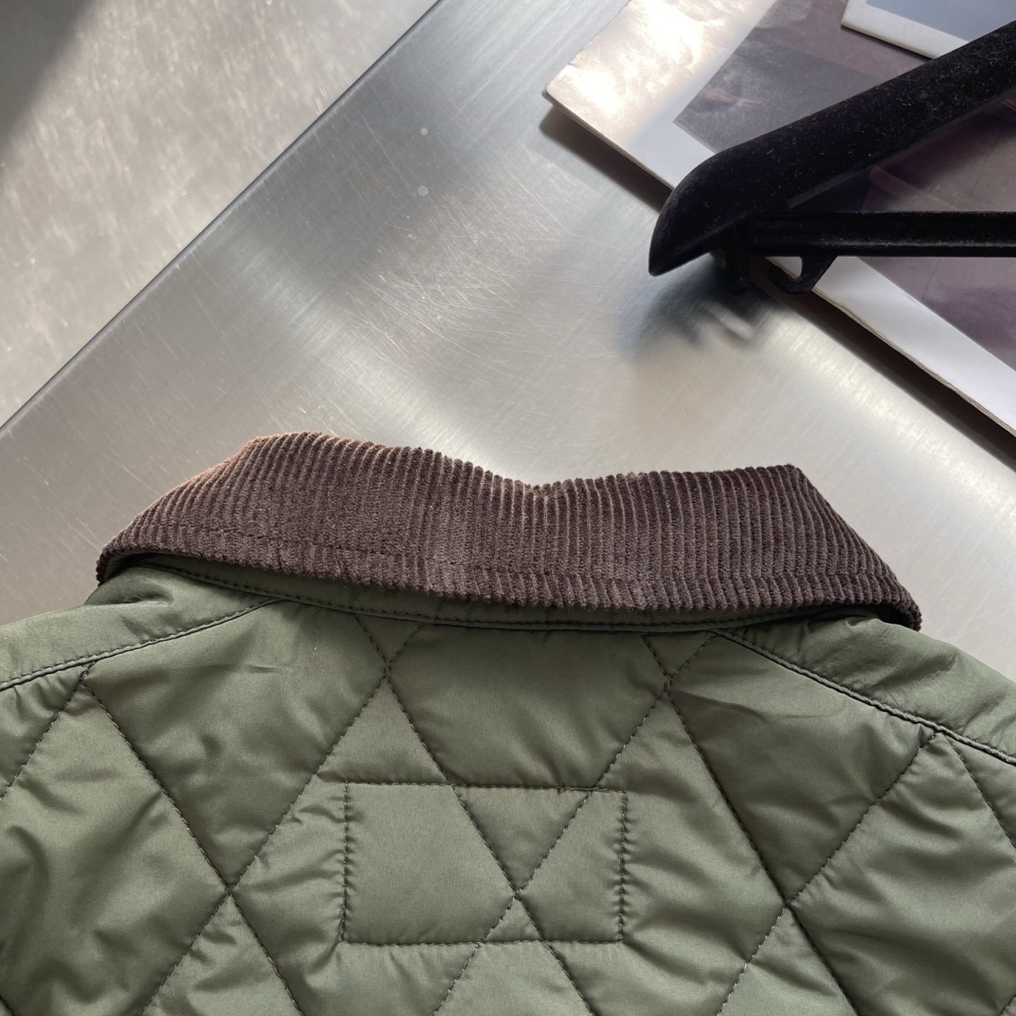 -Ralp🆕h Lauren 经典菱格绗棉夹克以复古工装为灵感，融合当代英伦格调，进口机压菱格绗缝精准对