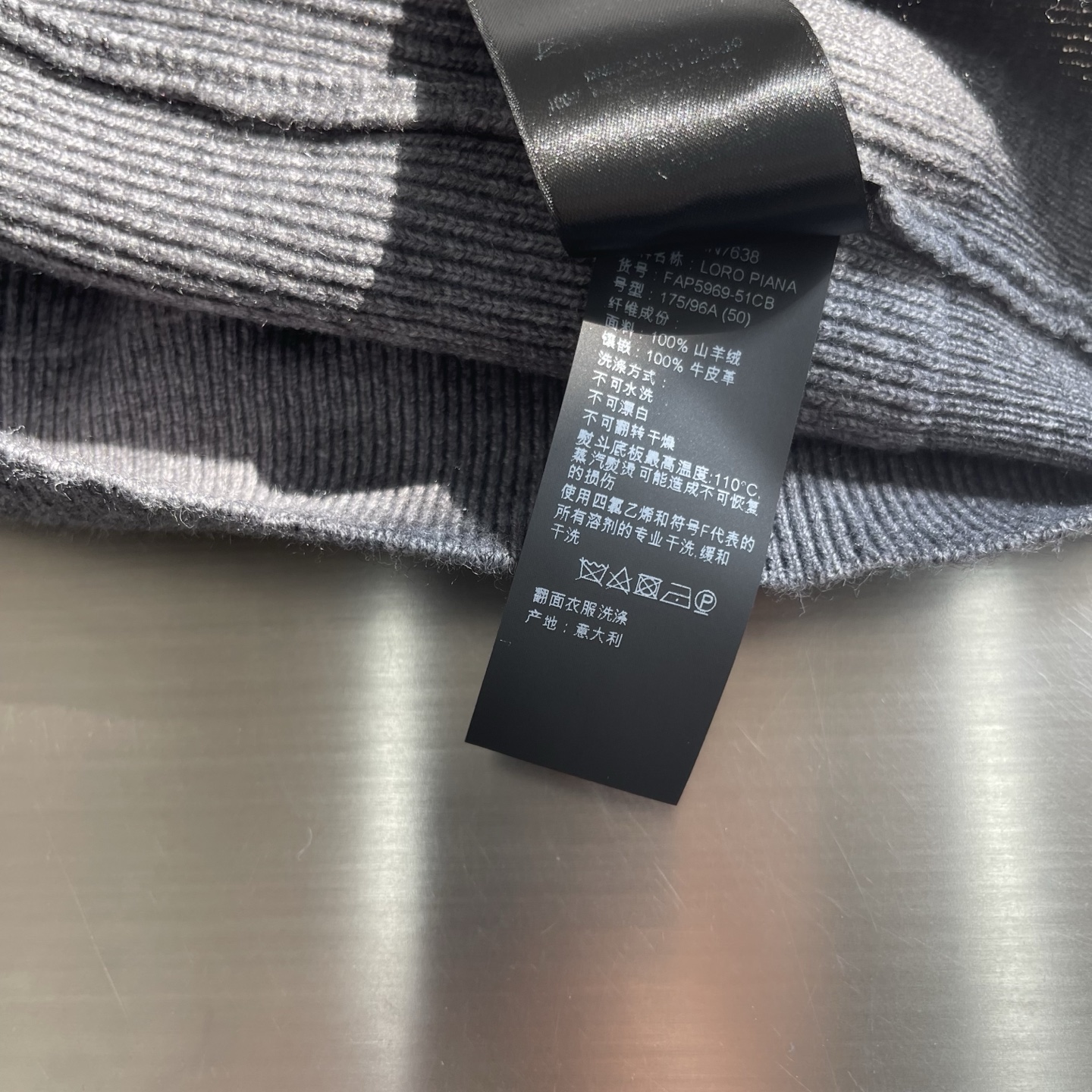 -Loro Piana 秋冬新品休闲翻领羊毛长袖Polo衫精选优质羊毛材质，柔软亲肤，细腻舒适，如同被温