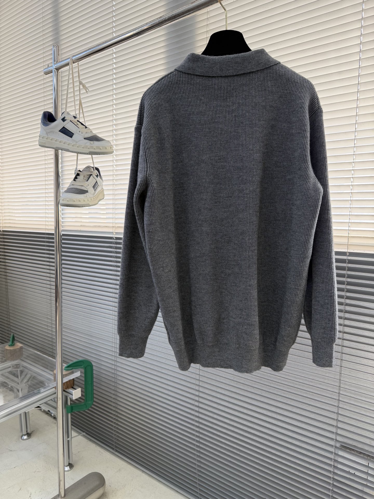 -Loro Piana 秋冬新品休闲翻领羊毛长袖Polo衫精选优质羊毛材质，柔软亲肤，细腻舒适，如同被温