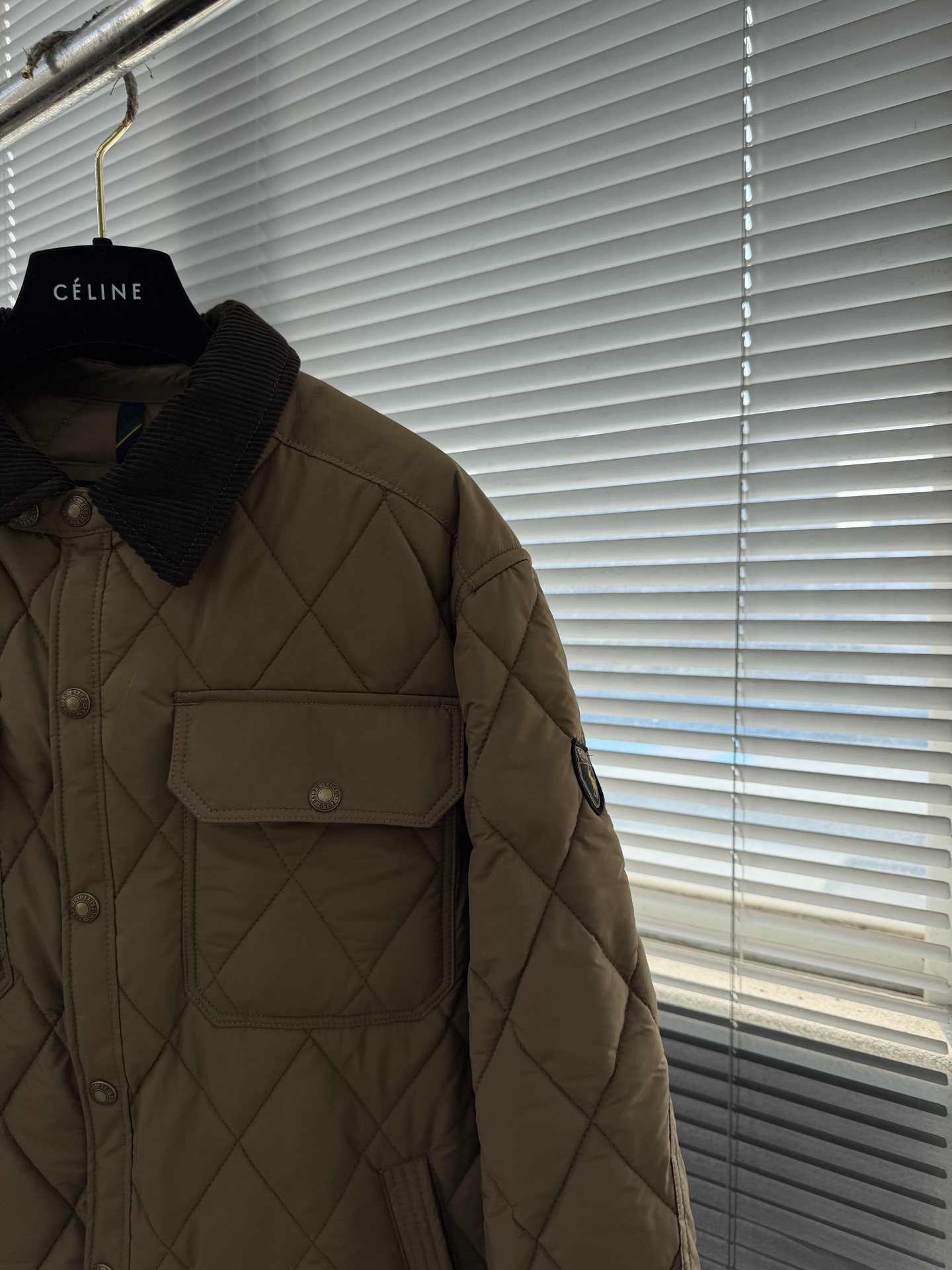 -Ralp🆕h Lauren 经典菱格绗棉夹克以复古工装为灵感，融合当代英伦格调，进口机压菱格绗缝精准对