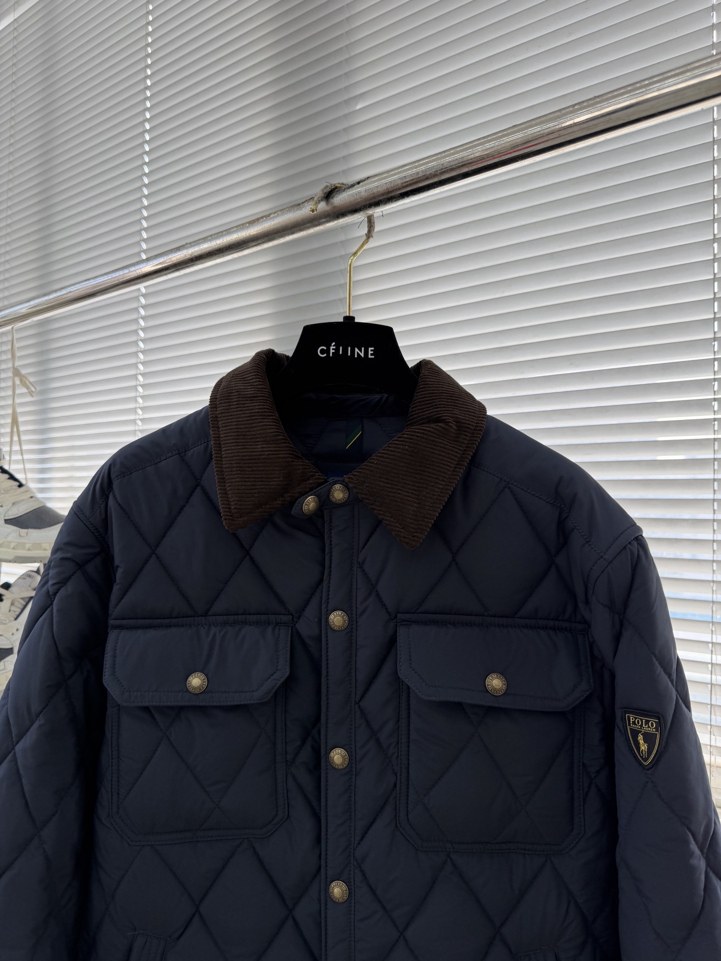 -Ralp🆕h Lauren 经典菱格绗棉夹克以复古工装为灵感，融合当代英伦格调，进口机压菱格绗缝精准对