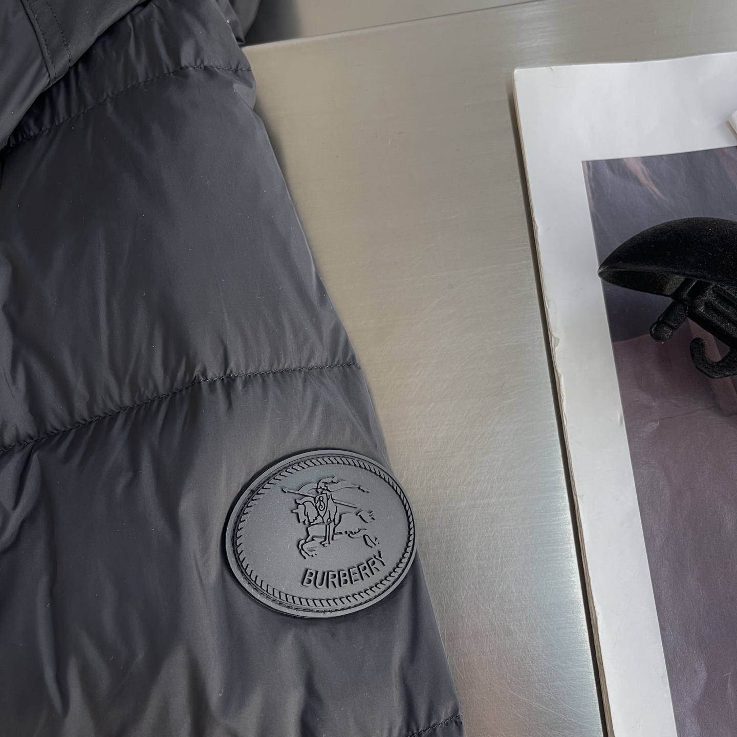 -BBR 25冬季新款羽绒外套袖子可拆卸，一衣2穿。品相非常完美，内里新国标90白鸭绒填充，舒适保暖，非