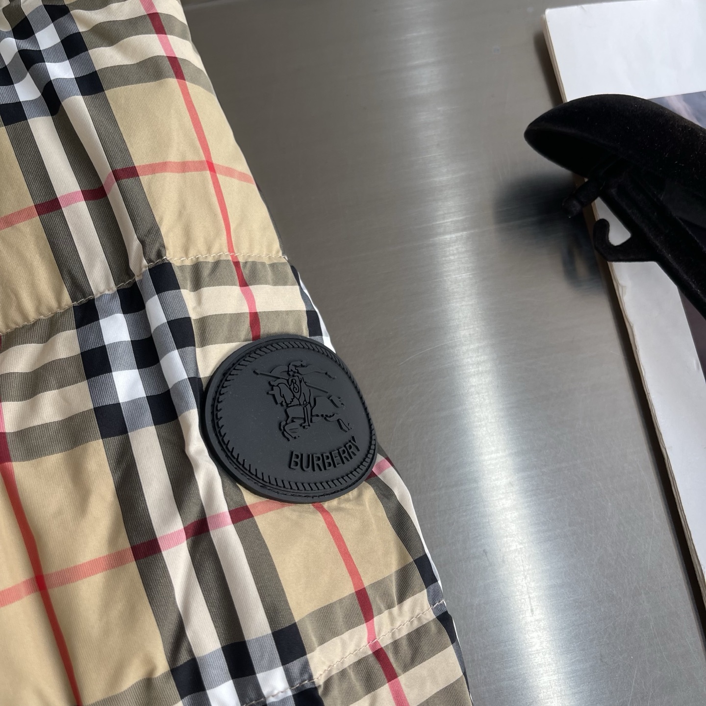 -BBR 25冬季新款羽绒外套袖子可拆卸，一衣2穿。品相非常完美，内里新国标90白鸭绒填充，舒适保暖，非