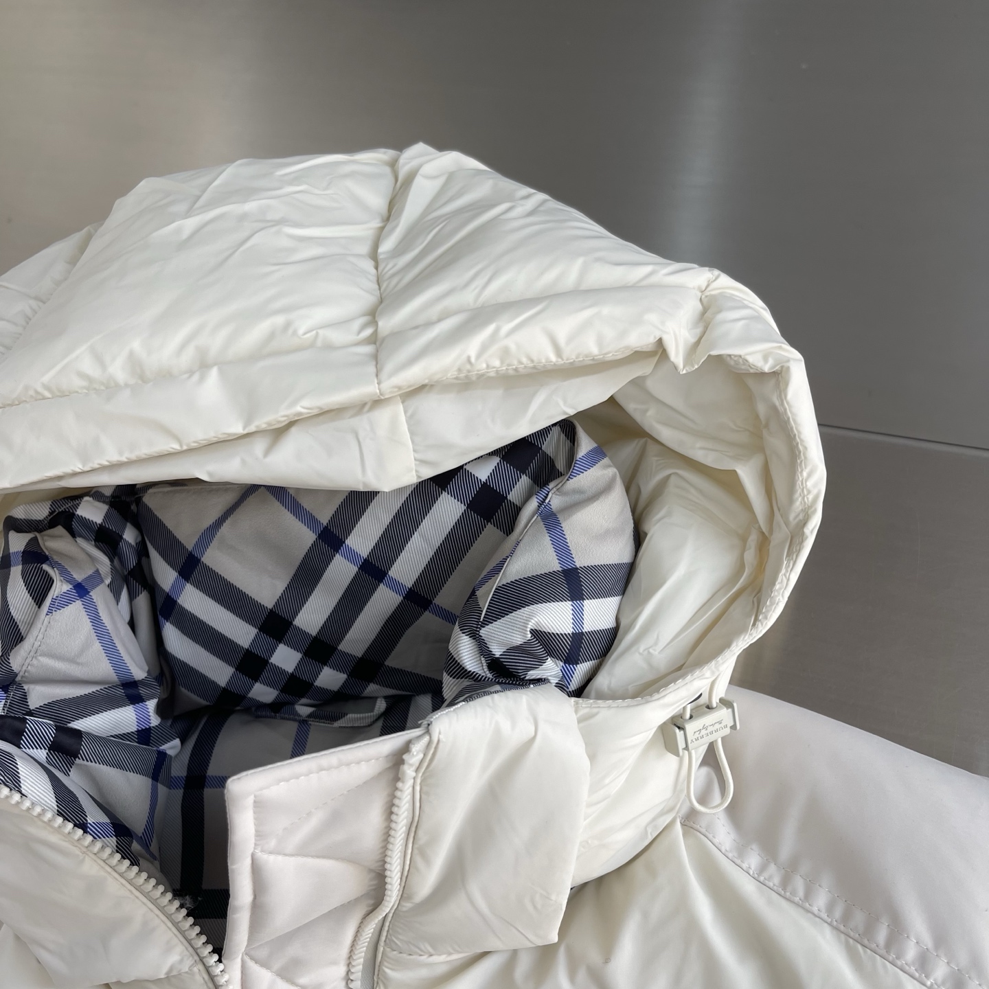 -BBR 25冬季新款羽绒外套袖子可拆卸，一衣2穿。品相非常完美，内里新国标90白鸭绒填充，舒适保暖，非