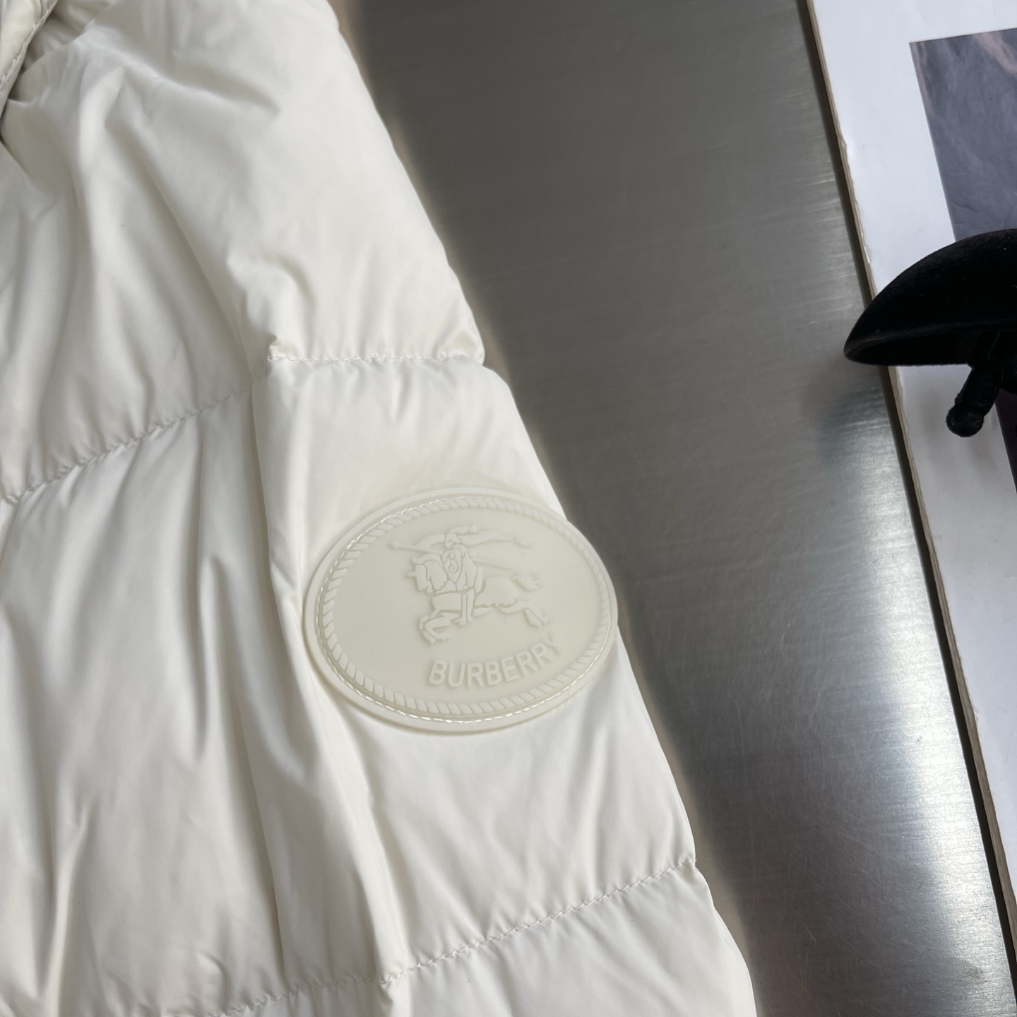 -BBR 25冬季新款羽绒外套袖子可拆卸，一衣2穿。品相非常完美，内里新国标90白鸭绒填充，舒适保暖，非