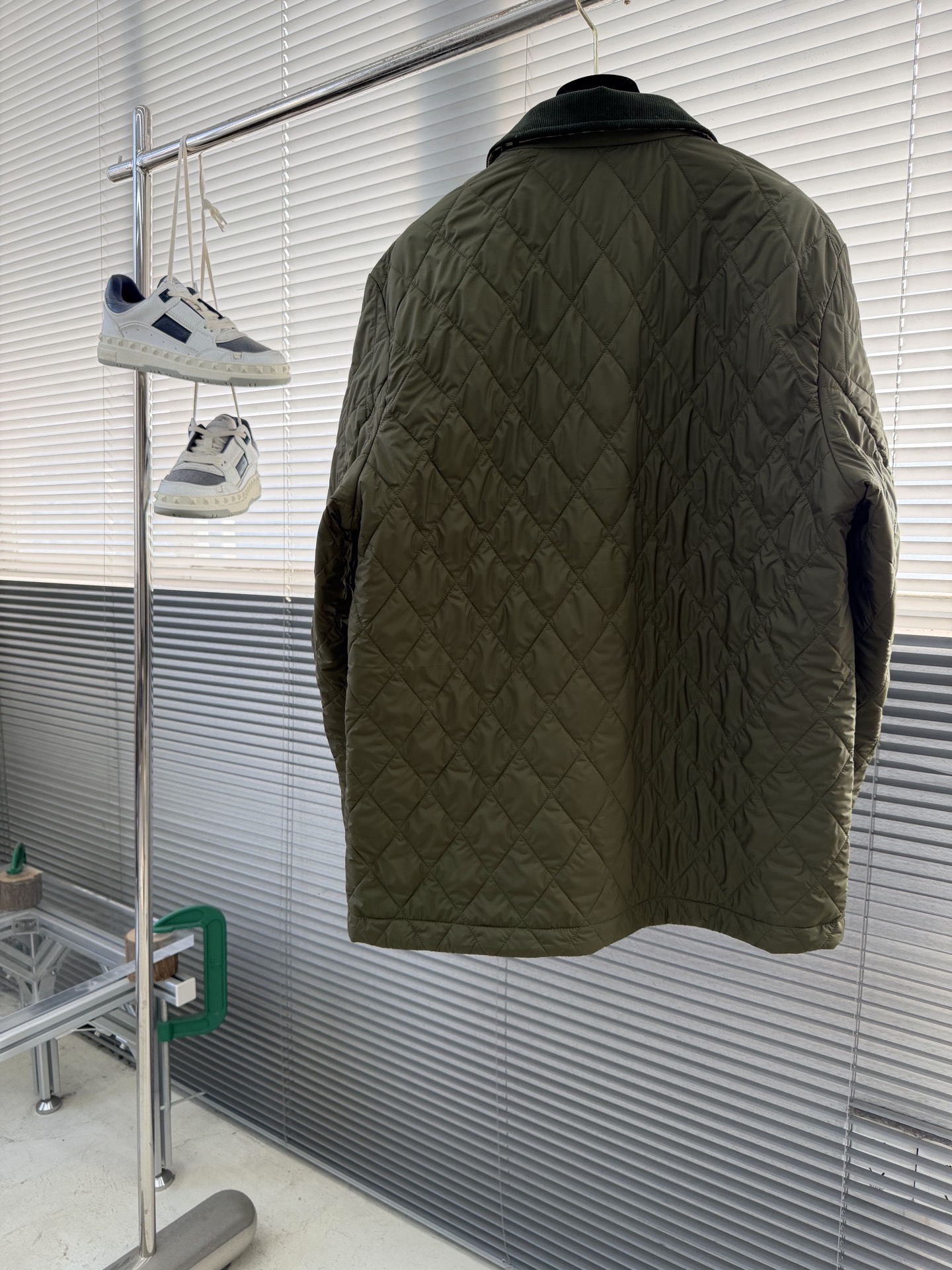 -BBR 新款翻领绿色格子棉服面料：100%聚酯纤维里料：100%棉手洗洗涤温度不高于30C填充物：55