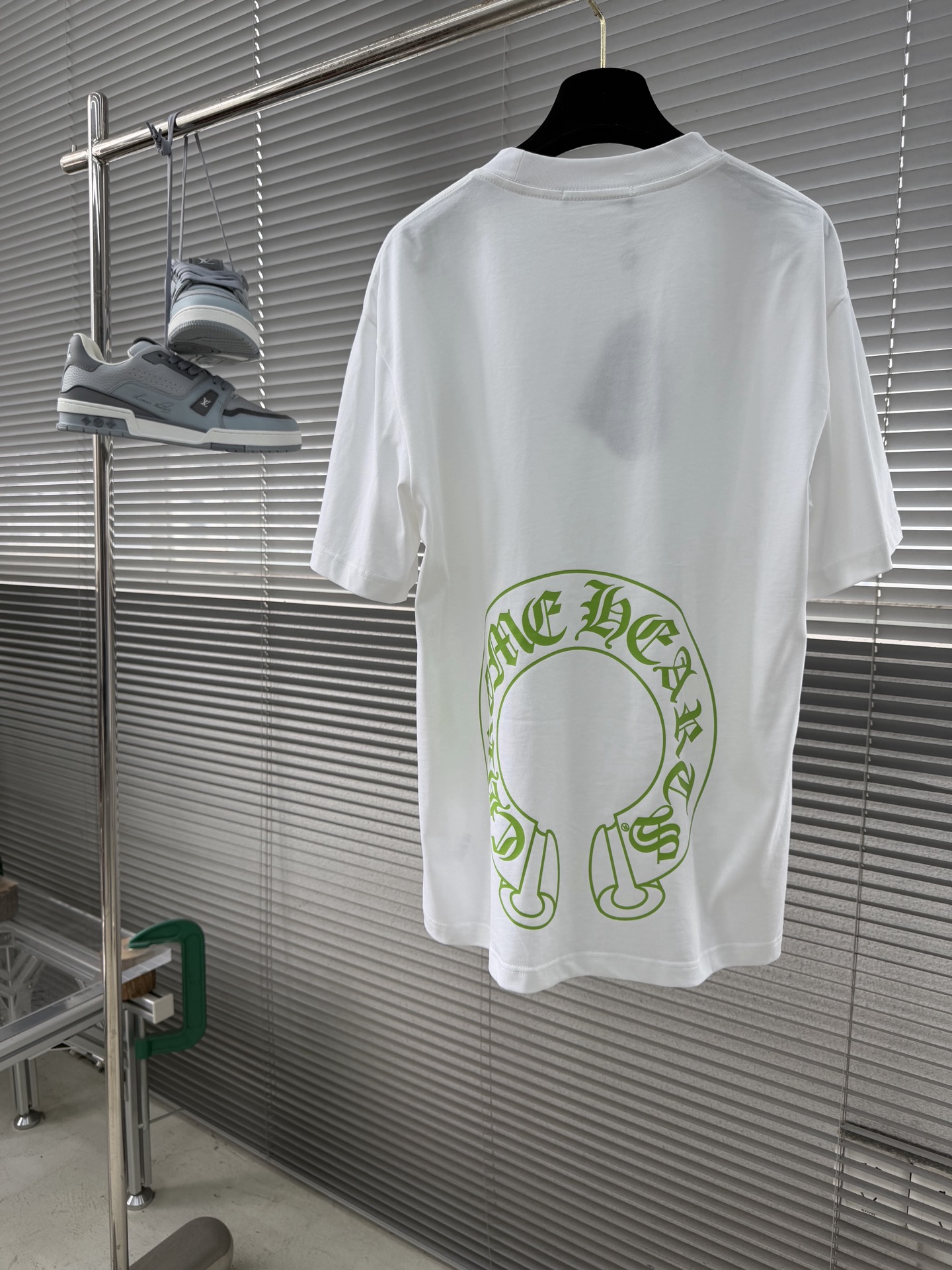 -CH 克罗心    新品马蹄铁印花短袖.男女同款.黑色+白色两色可选，双面马蹄铁Logo超有辨识度，荧