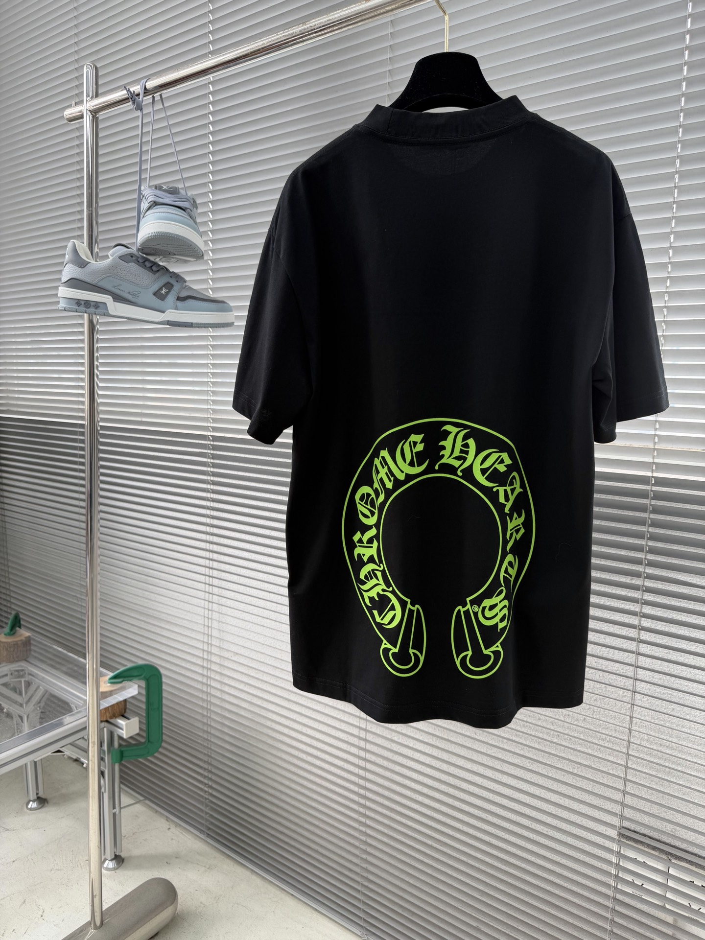 -CH 克罗心    新品马蹄铁印花短袖.男女同款.黑色+白色两色可选，双面马蹄铁Logo超有辨识度，荧