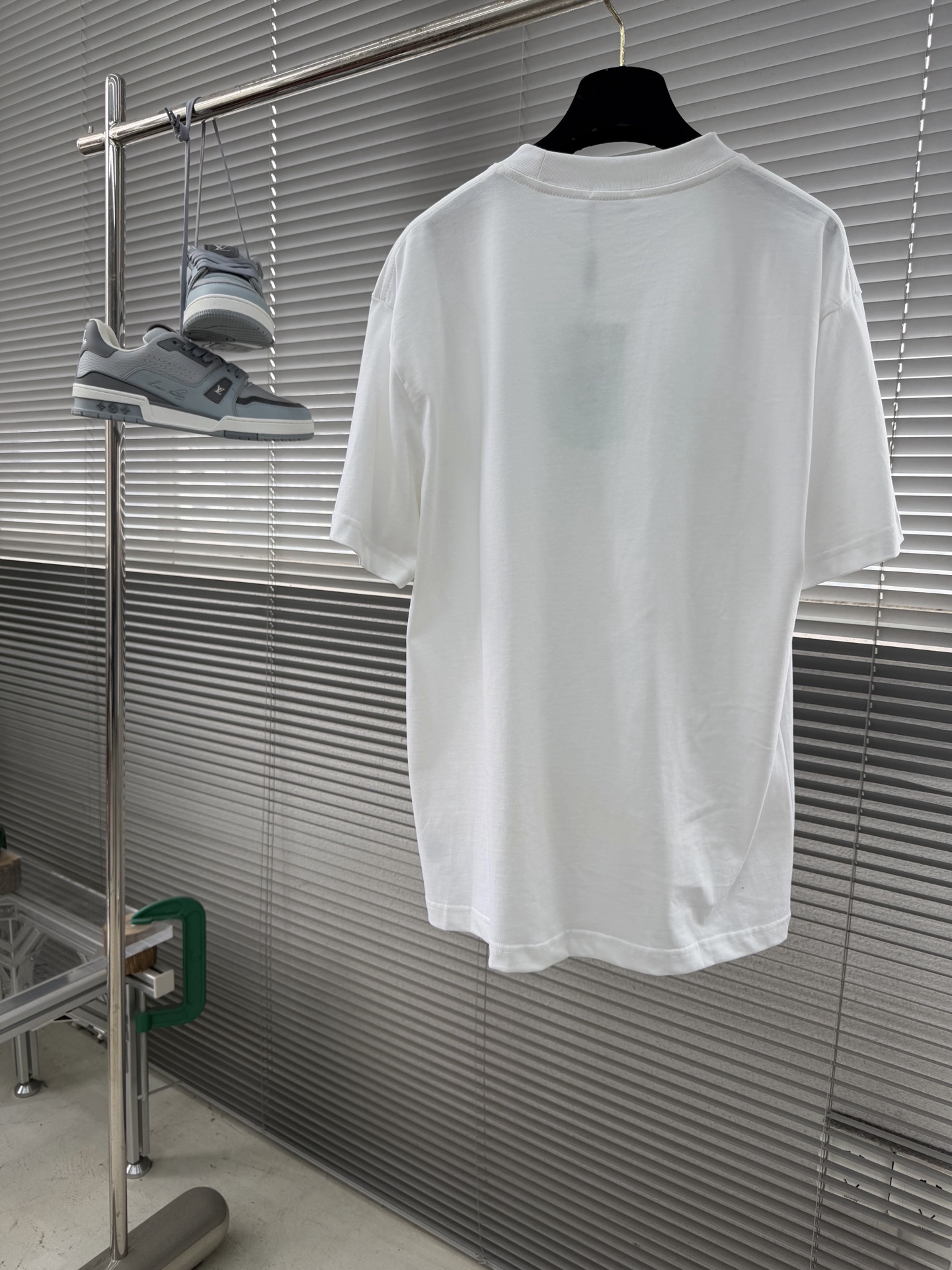 -BBR    新品刺绣T恤.男女同款.胸前经典刺绣Logo设计，正面有品牌名称和骑士徽标，英伦风满满。