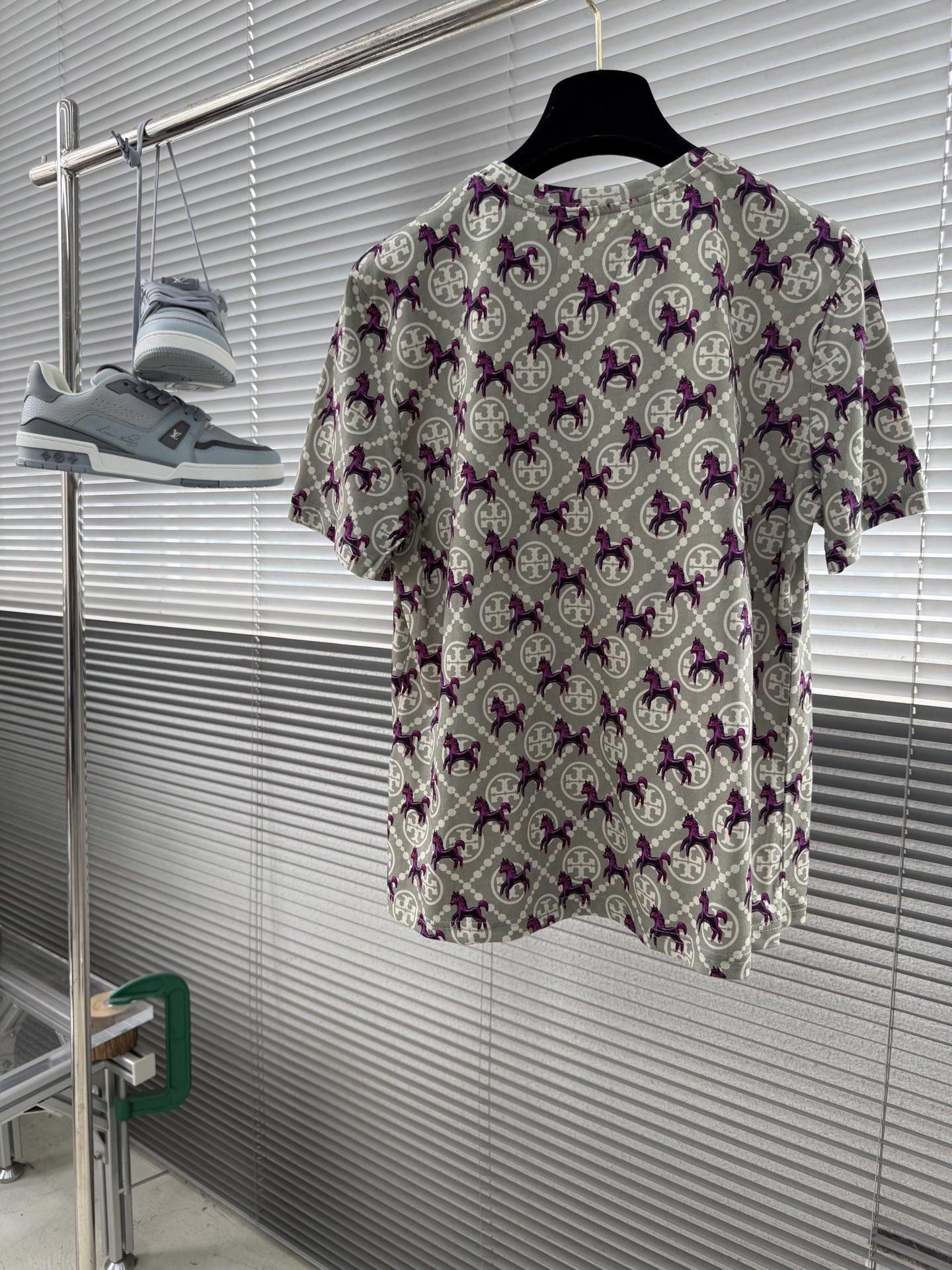 -TORY 26新款马年特别系列 T Monogram图案棉质印花短袖 女款。码数：S.M.L衣长 59