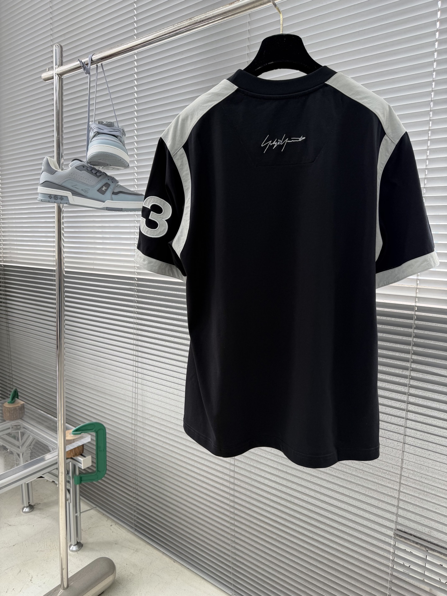 -Y-3 Yamamoto山本耀司 春夏新款拼接短袖T经典三杠拼接设计新颖且极具辨识度，宽松版型个性立体