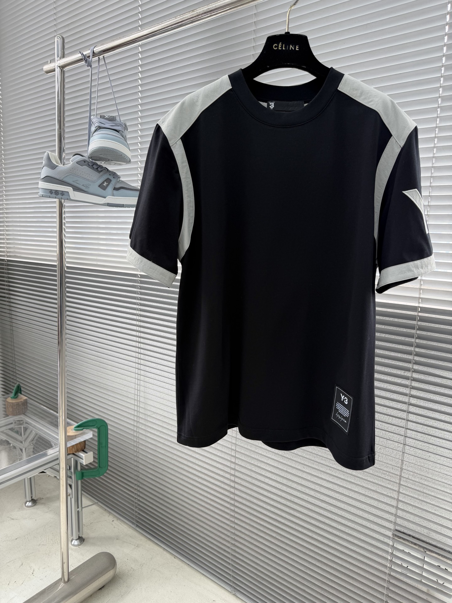 -Y-3 Yamamoto山本耀司 春夏新款拼接短袖T经典三杠拼接设计新颖且极具辨识度，宽松版型个性立体